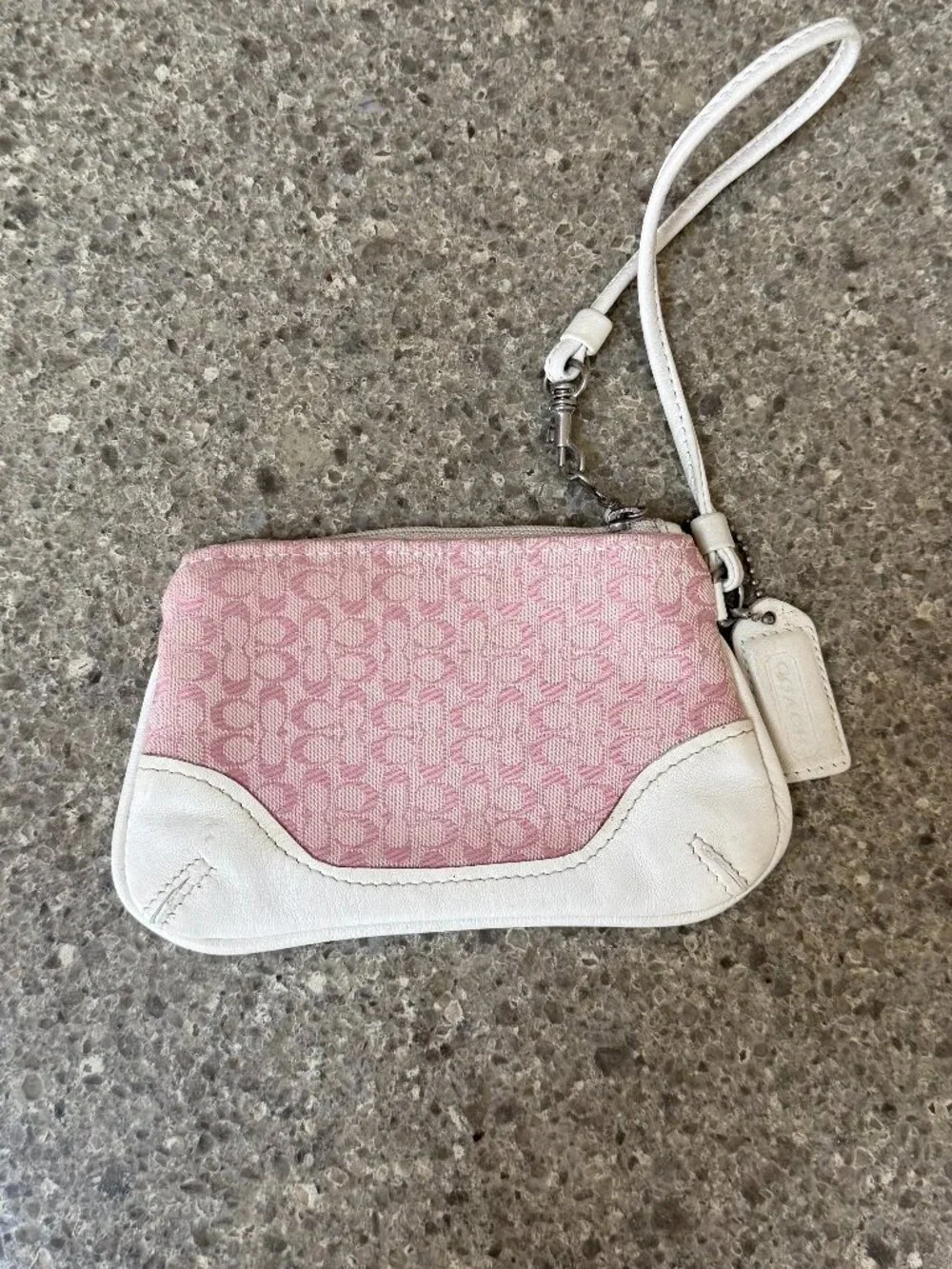 COACH WRISTLET PINK w/ White Leather Wallet - EXCELLENT CONDITION 6.5